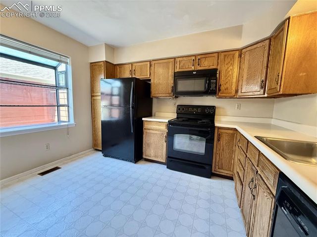 416 W Rockrimmon Boulevard G, Colorado Springs, CO 80919