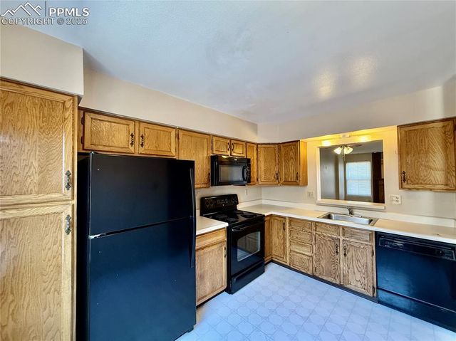 416 W Rockrimmon Boulevard G, Colorado Springs, CO 80919