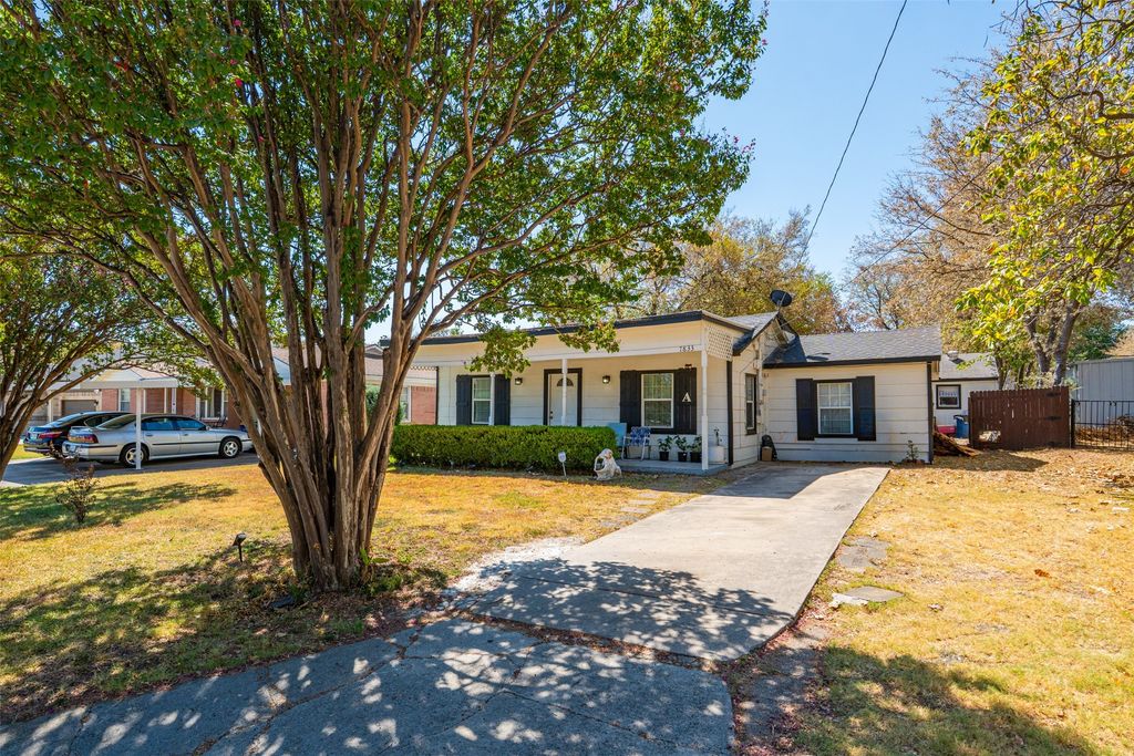 7833 Tacoma Drive, White Settlement, TX 76108 — photo 2
