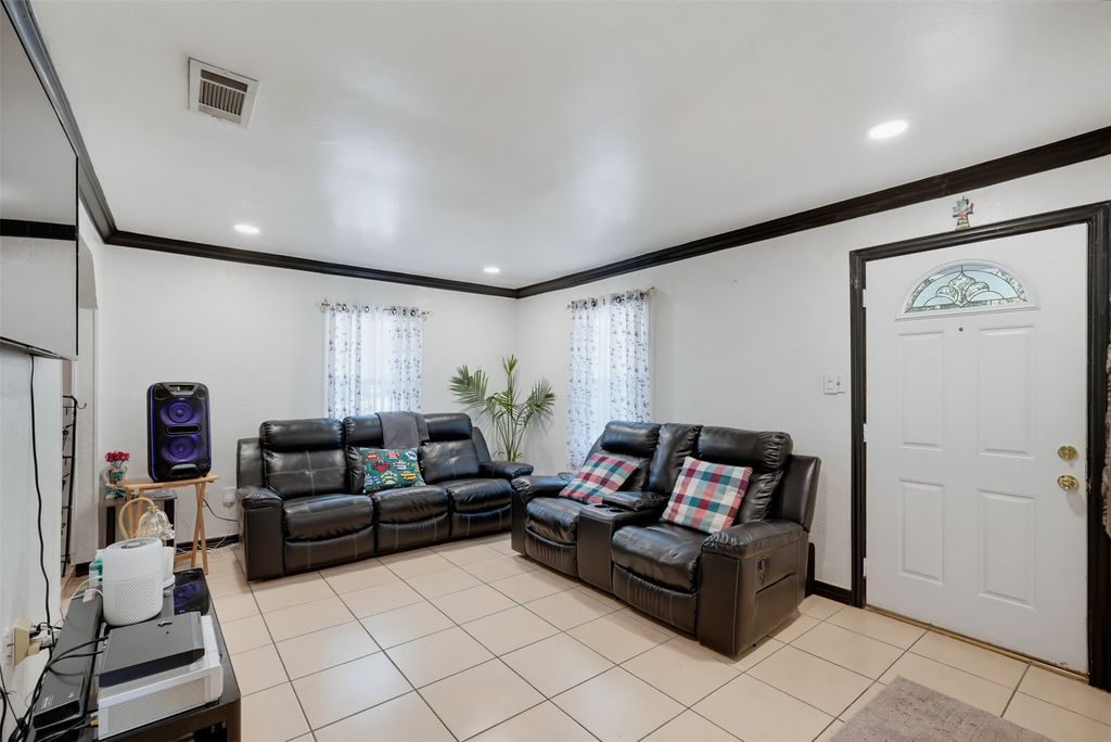 7833 Tacoma Drive, White Settlement, TX 76108 — photo 5
