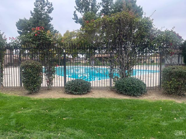 2209 Cedro Court D, Bakersfield, CA 93309