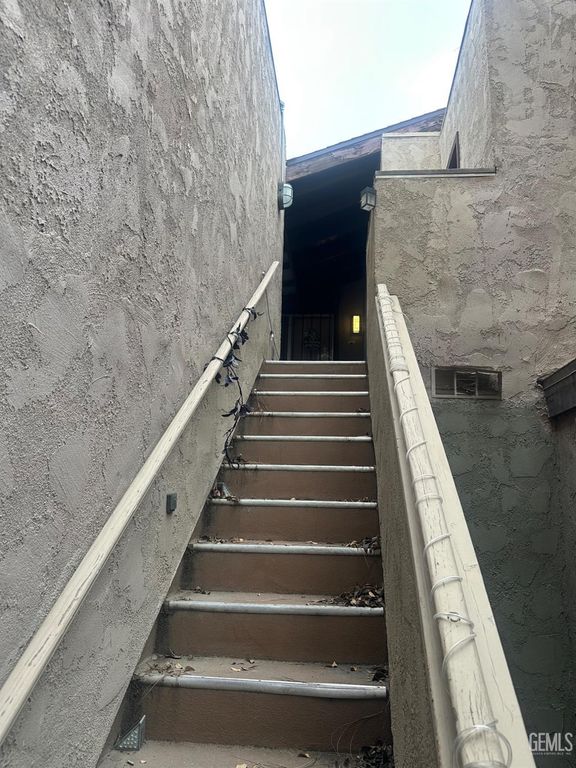 2209 Cedro Court D, Bakersfield, CA 93309