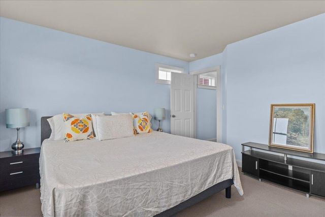 205 South Jefferson Road, South Burlington, VT 05403