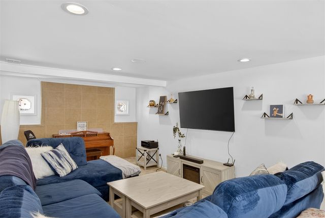 8815 Marlowe Avenue, Plymouth, MI 48170