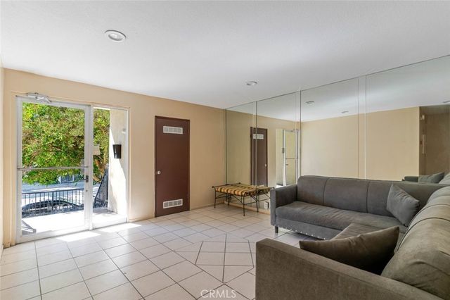 13543 Moorpark Street 7, Sherman Oaks, CA 91423