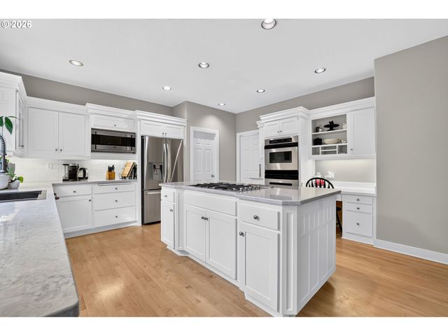 12786 Nw LILYWOOD Dr, Portland, OR 97229