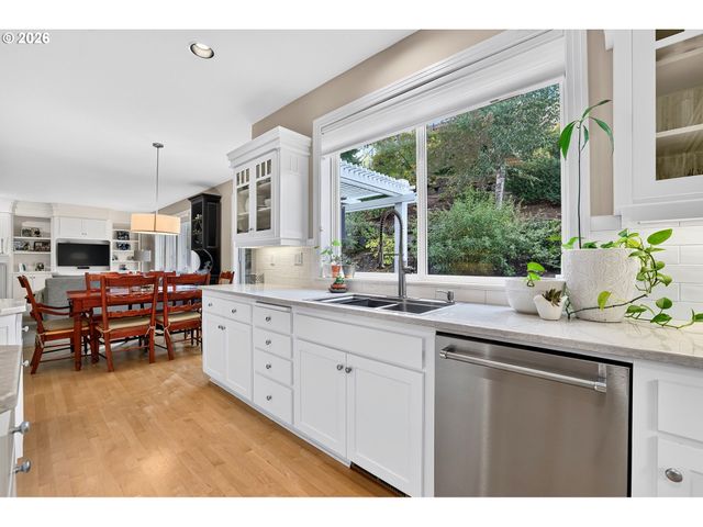 12786 Nw LILYWOOD Dr, Portland, OR 97229