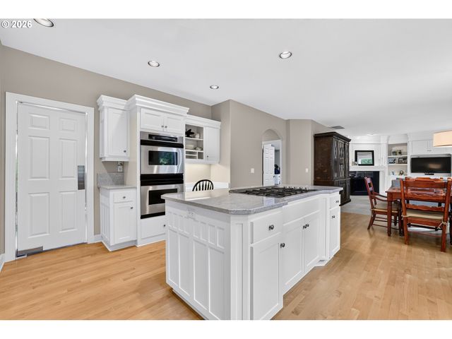 12786 Nw LILYWOOD Dr, Portland, OR 97229
