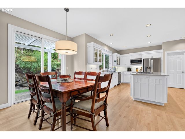 12786 Nw LILYWOOD Dr, Portland, OR 97229