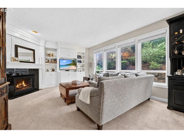 12786 Nw LILYWOOD Dr, Portland, OR 97229