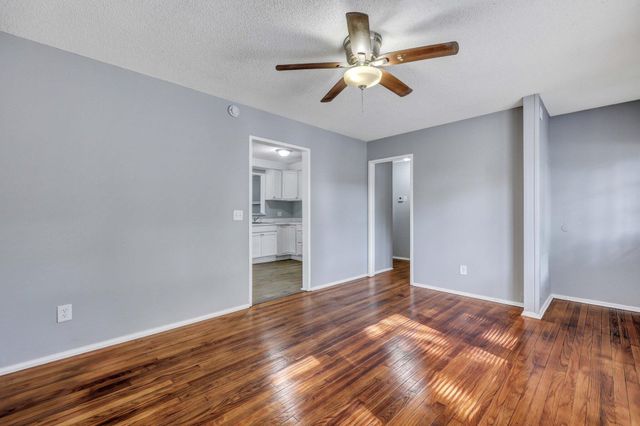 1652 Larry Street, North Charleston, SC 29405