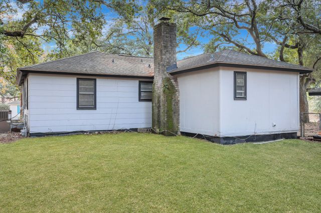 1652 Larry Street, North Charleston, SC 29405
