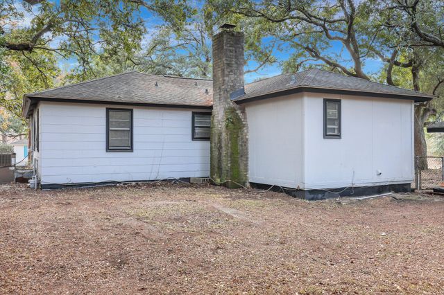 1652 Larry Street, North Charleston, SC 29405