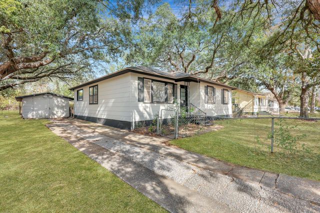 1652 Larry Street, North Charleston, SC 29405