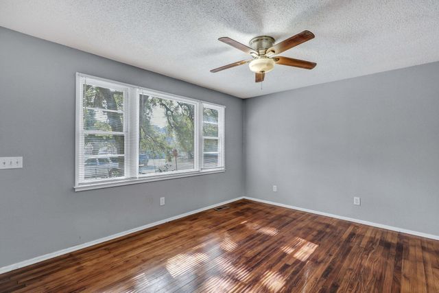 1652 Larry Street, North Charleston, SC 29405