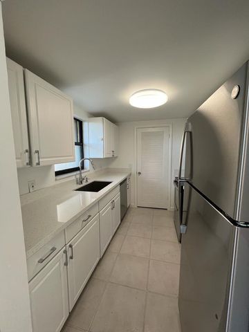 890 N Federal Highway 405, Lantana, FL 33462