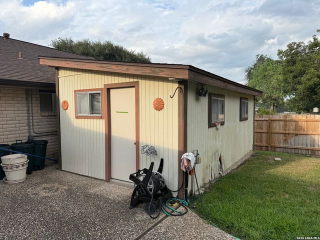 118 Clear Oak, Universal City, TX 78148