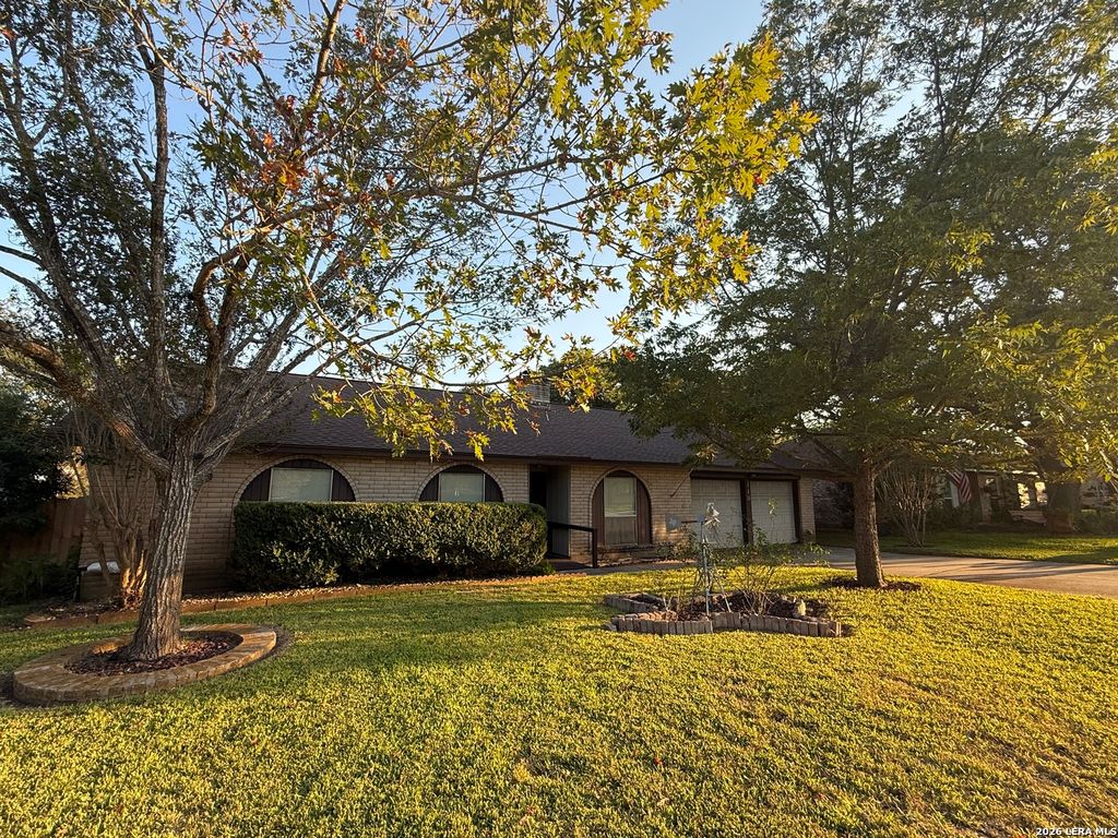 118 Clear Oak, Universal City, TX 78148