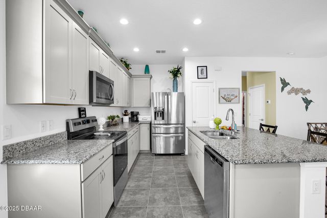307 Cheeseburger Drive, Daytona Beach, FL 32124