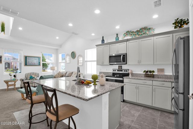 307 Cheeseburger Drive, Daytona Beach, FL 32124