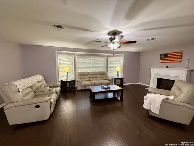 803 Leland, Kenedy, TX 78119