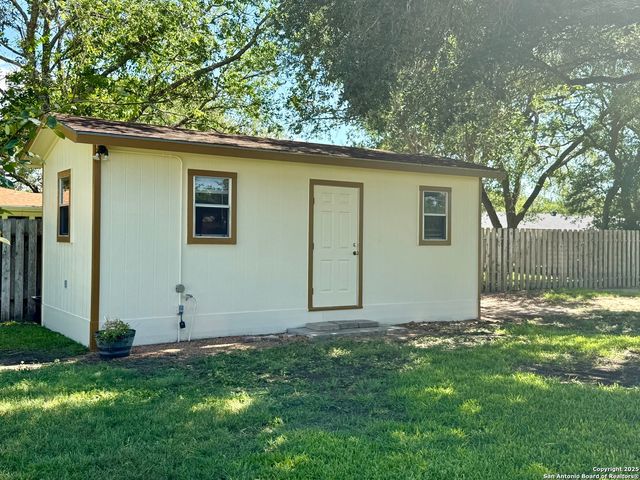 803 Leland, Kenedy, TX 78119