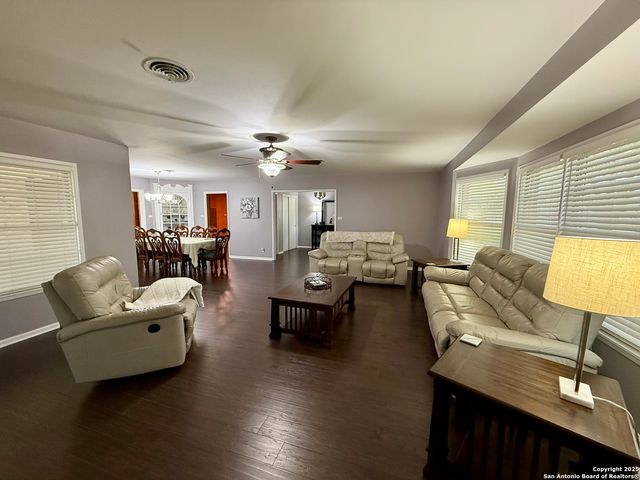 803 Leland, Kenedy, TX 78119