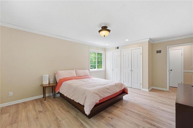 5528 NW Verlin Drive, Kansas City, MO 64152