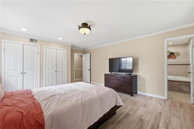 5528 NW Verlin Drive, Kansas City, MO 64152