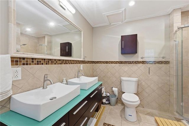 5528 NW Verlin Drive, Kansas City, MO 64152