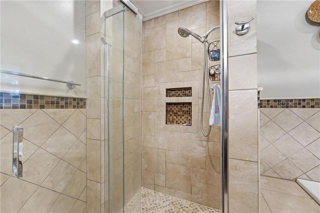 5528 NW Verlin Drive, Kansas City, MO 64152