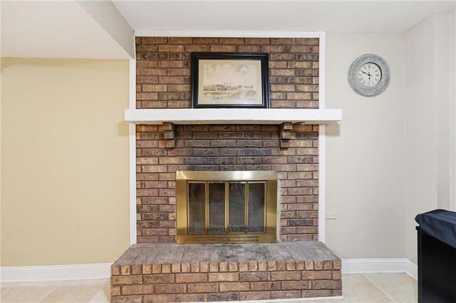 5528 NW Verlin Drive, Kansas City, MO 64152