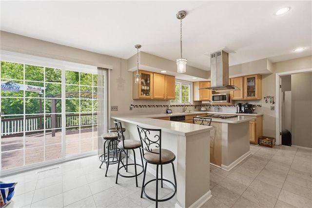5528 NW Verlin Drive, Kansas City, MO 64152