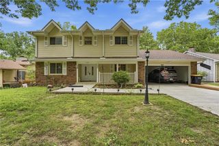 5528 NW Verlin Drive, Kansas City, MO 64152