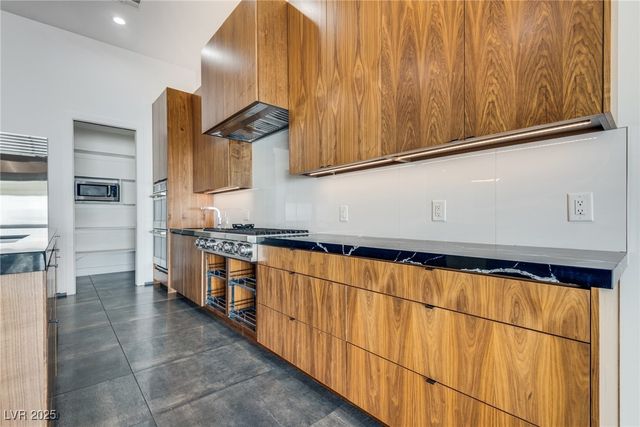 628 Edgebrook Drive, Las Vegas, NV 89145