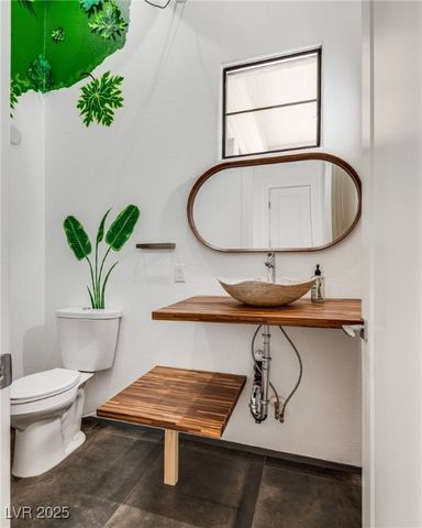 628 Edgebrook Drive, Las Vegas, NV 89145