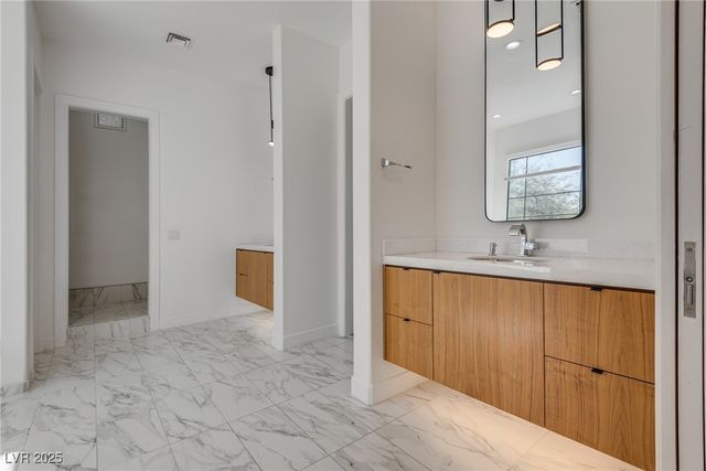 628 Edgebrook Drive, Las Vegas, NV 89145