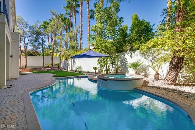 628 Edgebrook Drive, Las Vegas, NV 89145