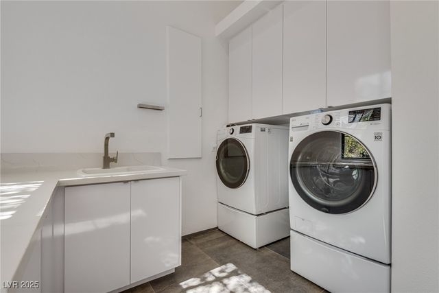 628 Edgebrook Drive, Las Vegas, NV 89145