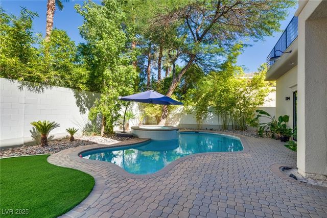 628 Edgebrook Drive, Las Vegas, NV 89145