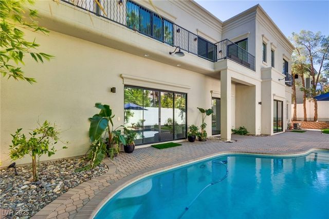 628 Edgebrook Drive, Las Vegas, NV 89145