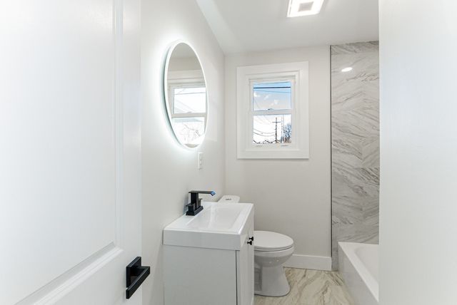 5821 Carl Pl, Nashville, TN 37209