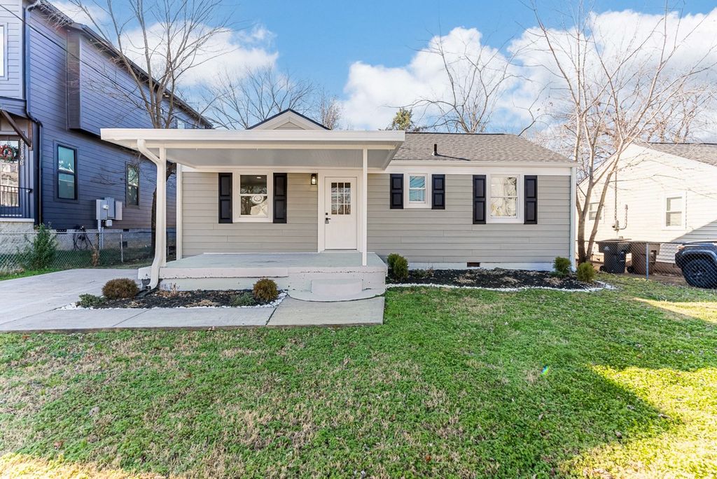 5821 Carl Pl, Nashville, TN 37209