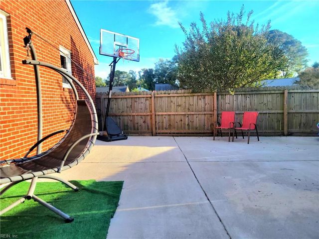 311 Hercules DR, Hampton, VA 23669