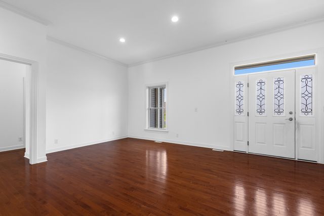 2203 Wickford Lane, Sycamore, IL 60178