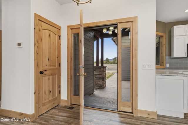 10 Bellflower CT, Blanchard, ID 83804