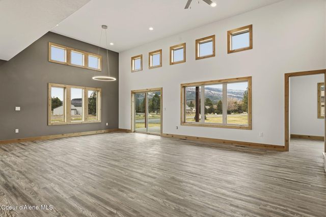10 Bellflower CT, Blanchard, ID 83804