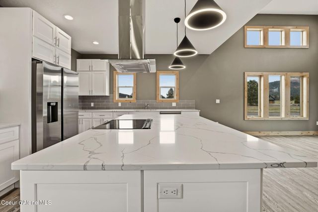 10 Bellflower CT, Blanchard, ID 83804