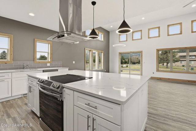 10 Bellflower CT, Blanchard, ID 83804