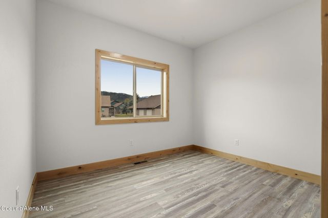 10 Bellflower CT, Blanchard, ID 83804